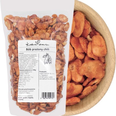 Bób prażony chili KUCHNIA ZDROWIA – opakowanie z etykietą i miska z chrupiącym bobem w panierce"