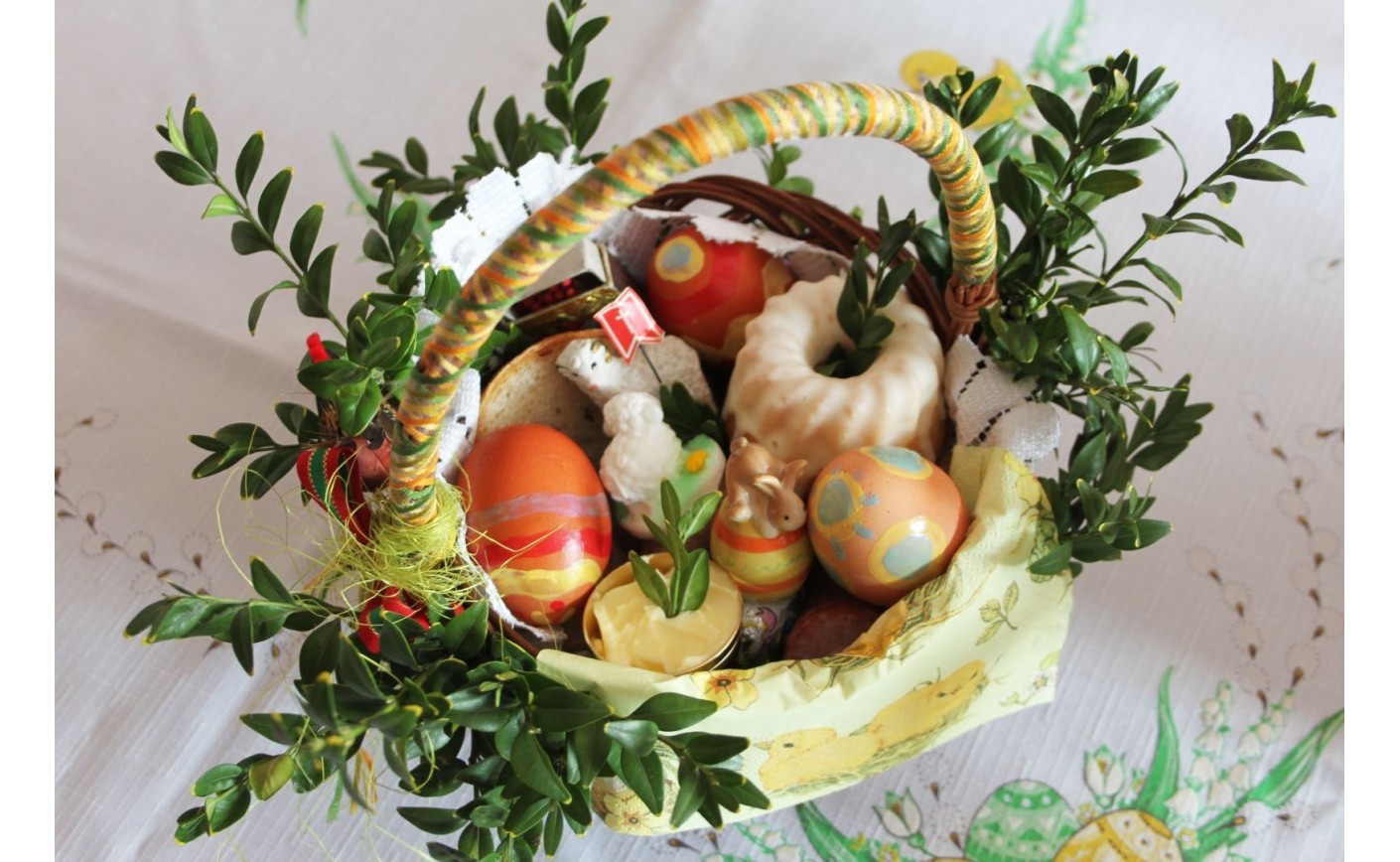 Co włożyć do koszyczka wielkanocnego?